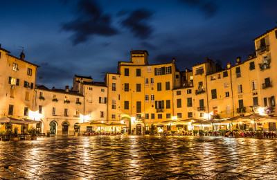 Lucca, Piazza Anfiteatro